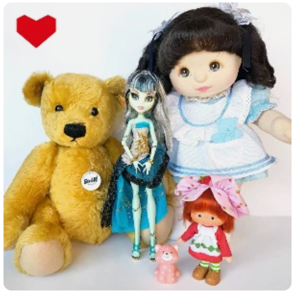 Dolls & Bears