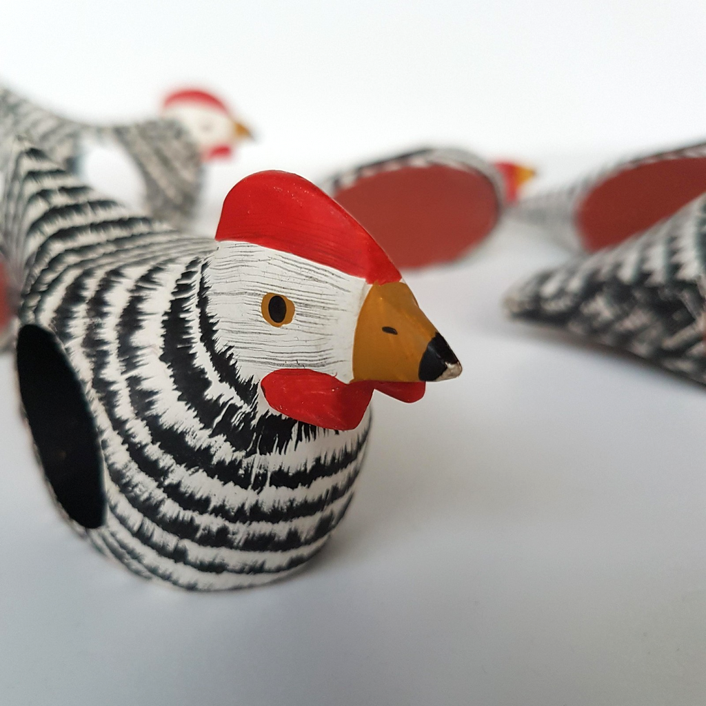 VTG ROOSTER NAPKIN RINGS Folk Art Decorative Bird Wooden Hand Painted Animal7