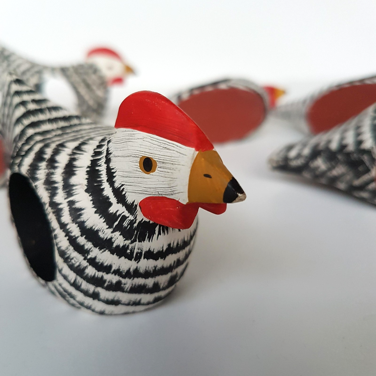 VTG ROOSTER NAPKIN RINGS Folk Art Decorative Bird Wooden Hand Painted Animal7