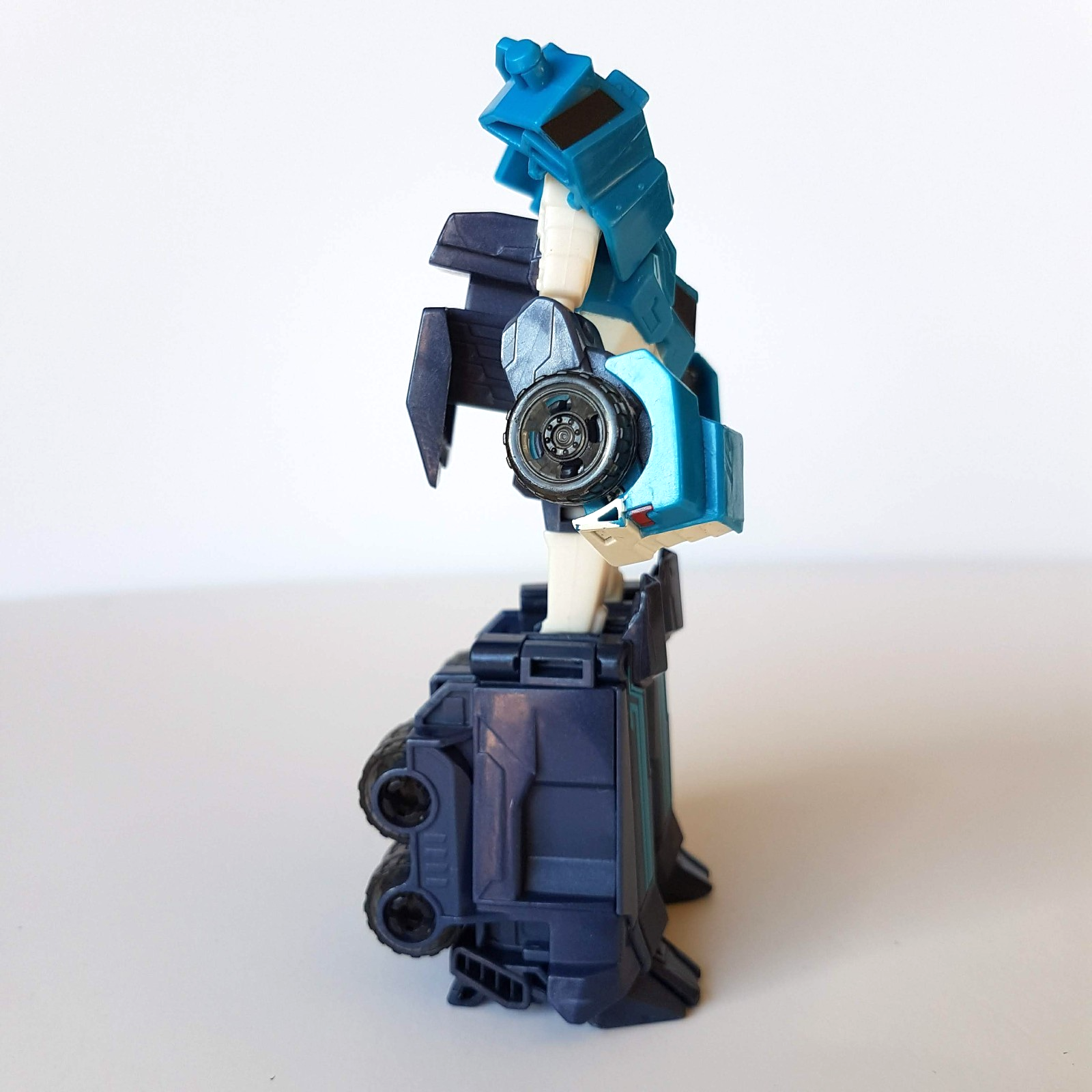 Transformers BLIZZARD STRIKE OPTIMUS PRIME Warrior Class Robot Blue Truck Toy8