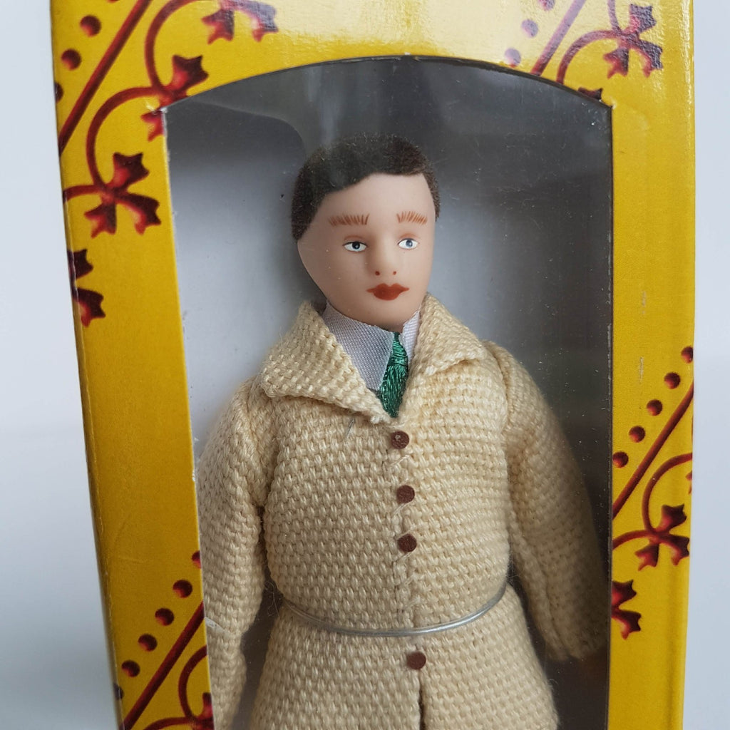 Del Prado Doll House VICTORIAN GENTLEMAN Man Doll Apron BOXED Collectible Toy1
