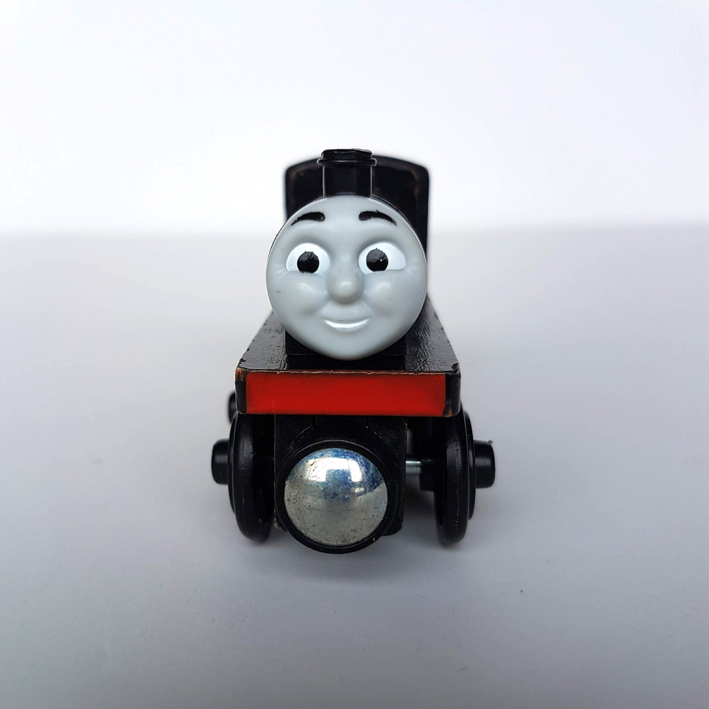 Thomas WOODEN ORIGINS JAMES Black Magnetic Activity Train Toy Locomotive Steam2