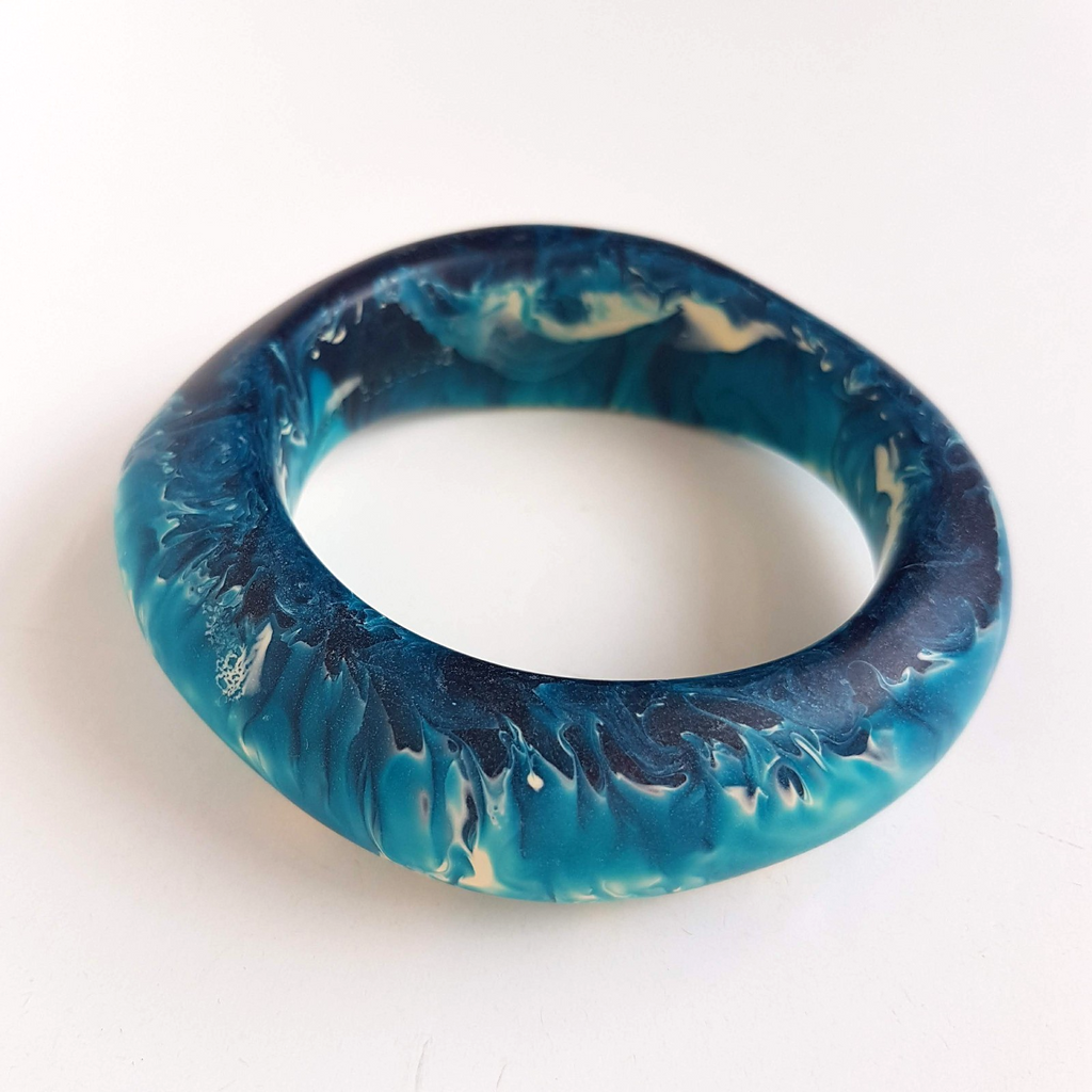 DINOSAUR DESIGNS Polished Resin Bangle BLUE Ocean 2.5" Diameter Beach Bracelet2