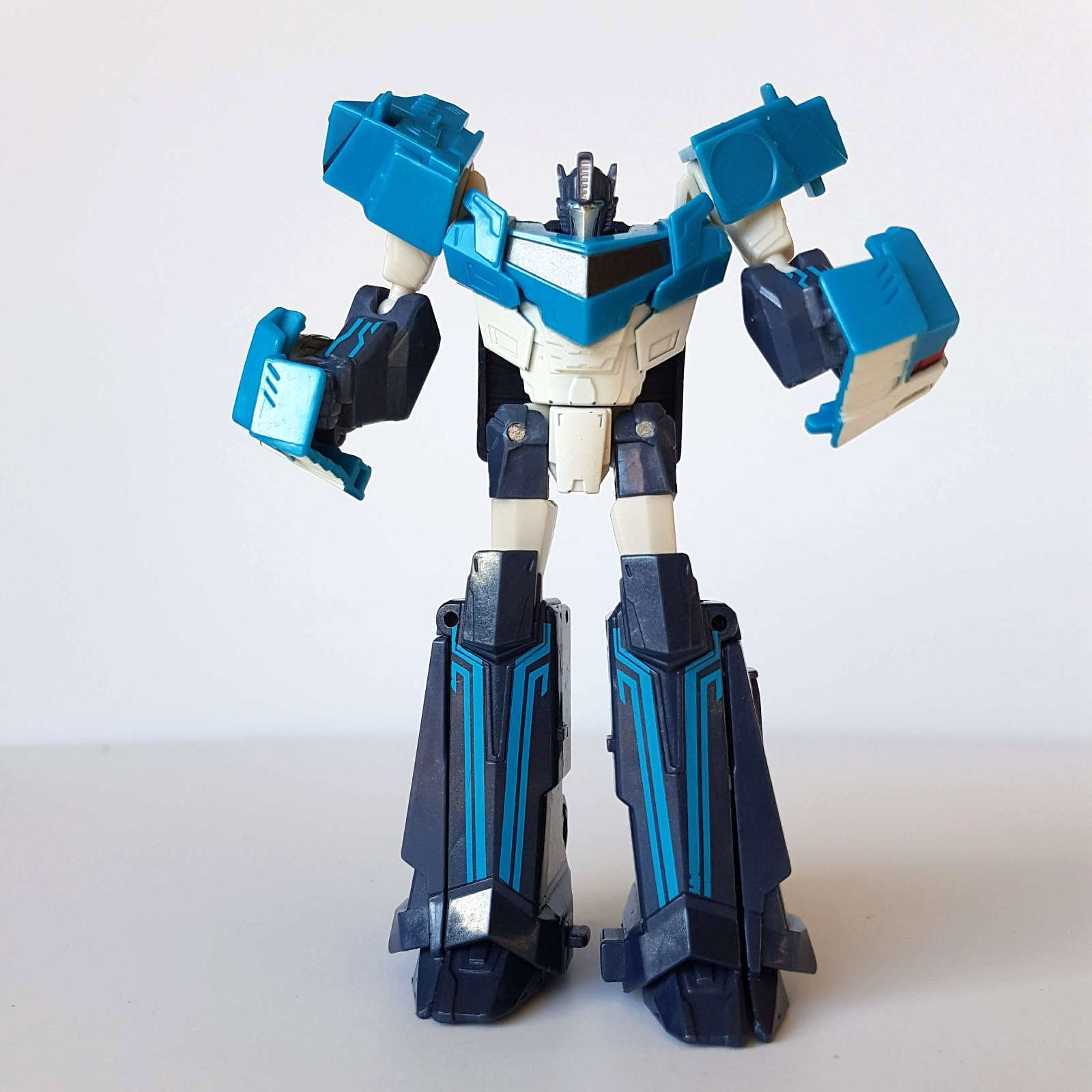Transformers BLIZZARD STRIKE OPTIMUS PRIME Warrior Class Robot Blue Truck Toy2
