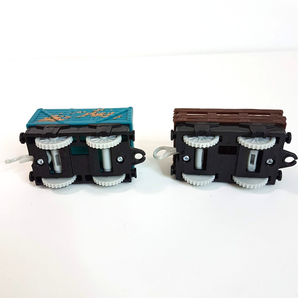 Thomas MUDDY TROUBLESOME + ANIMAL CAR Gullane Train Toys Plastic Train Car Hooks4