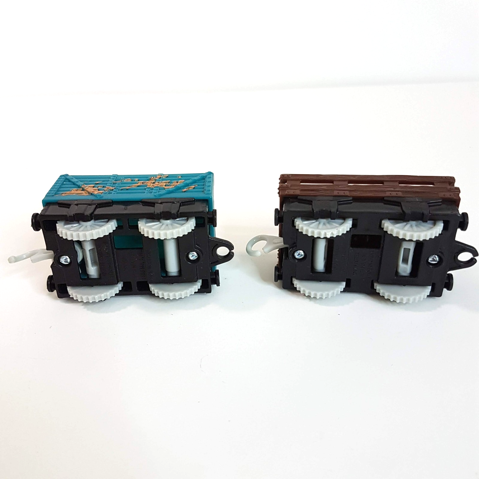 Thomas MUDDY TROUBLESOME + ANIMAL CAR Gullane Train Toys Plastic Train Car Hooks4