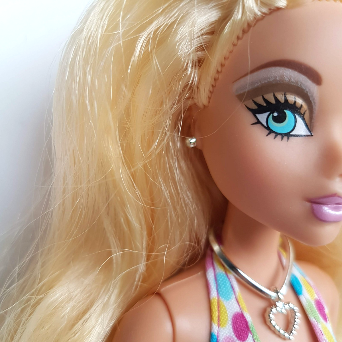 My Scene BIKINI KENNEDY Fashion Doll Blonde Outfit Swimmers Accessories Doll Toy4