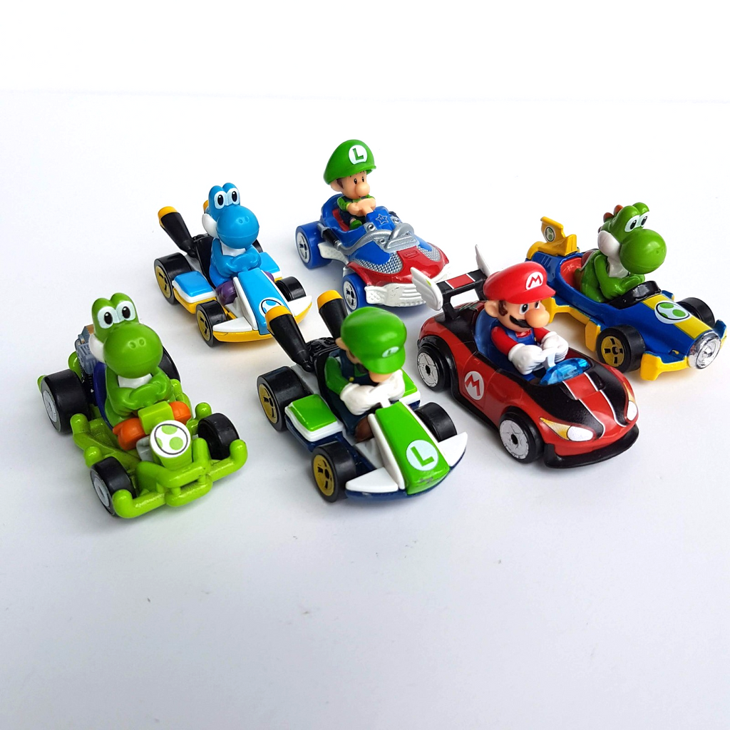 Super Mario HOTWHEELS DIE CAST Lot Nintendo Cars Luigi Yoshi Mario Gaming Toys0