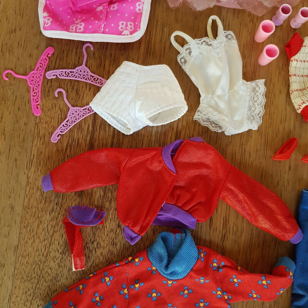 Barbie Clothes BUNDLE LOT Accessories Fashion Doll Dress Skirt Top Travel Shoes7