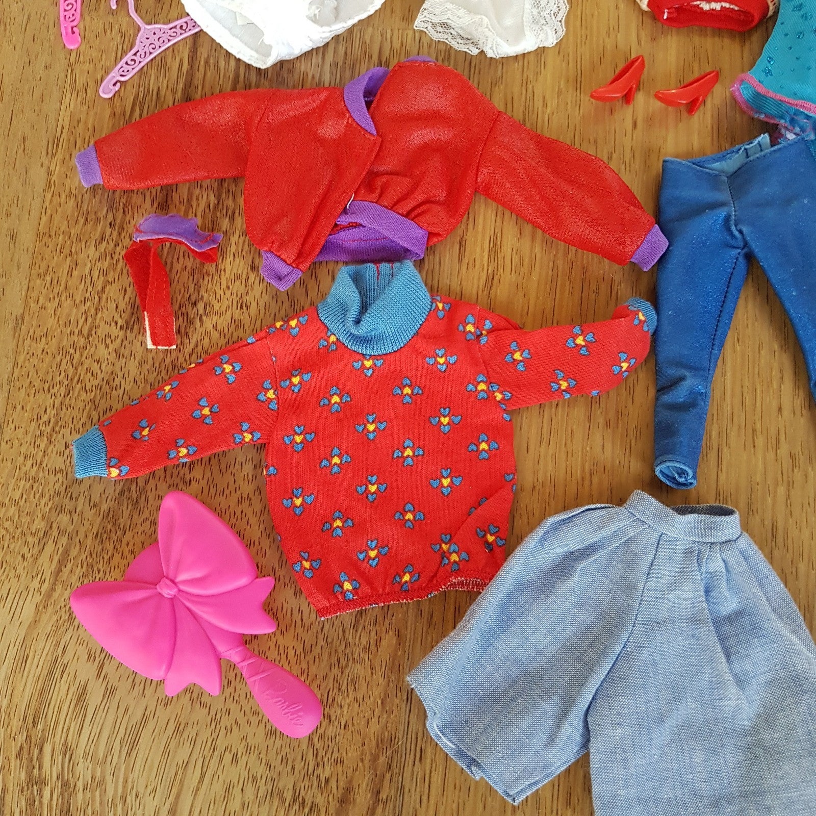 Barbie Clothes BUNDLE LOT Accessories Fashion Doll Dress Skirt Top Travel Shoes13