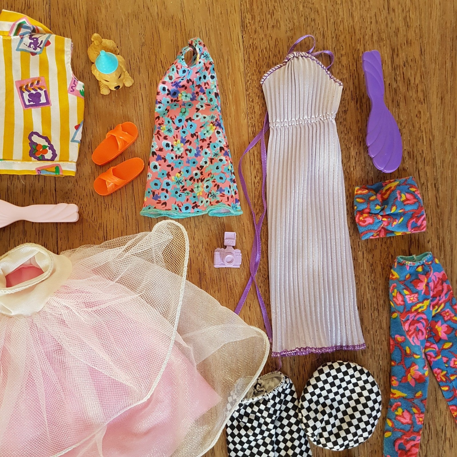 Barbie Clothes BUNDLE LOT Accessories Fashion Doll Dress Skirt Top Travel Shoes3