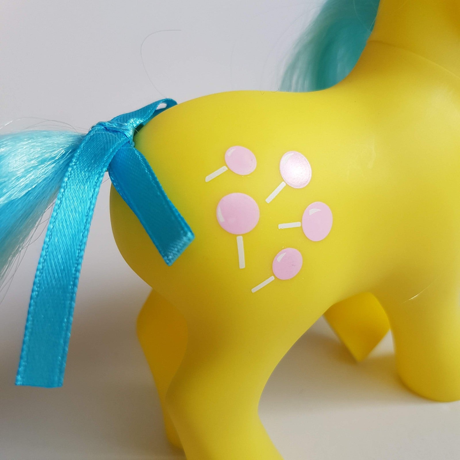 My Little Pony TOOTSIE 2019 35th Anniversary Hasbro Horse Figure Yellow Blue7