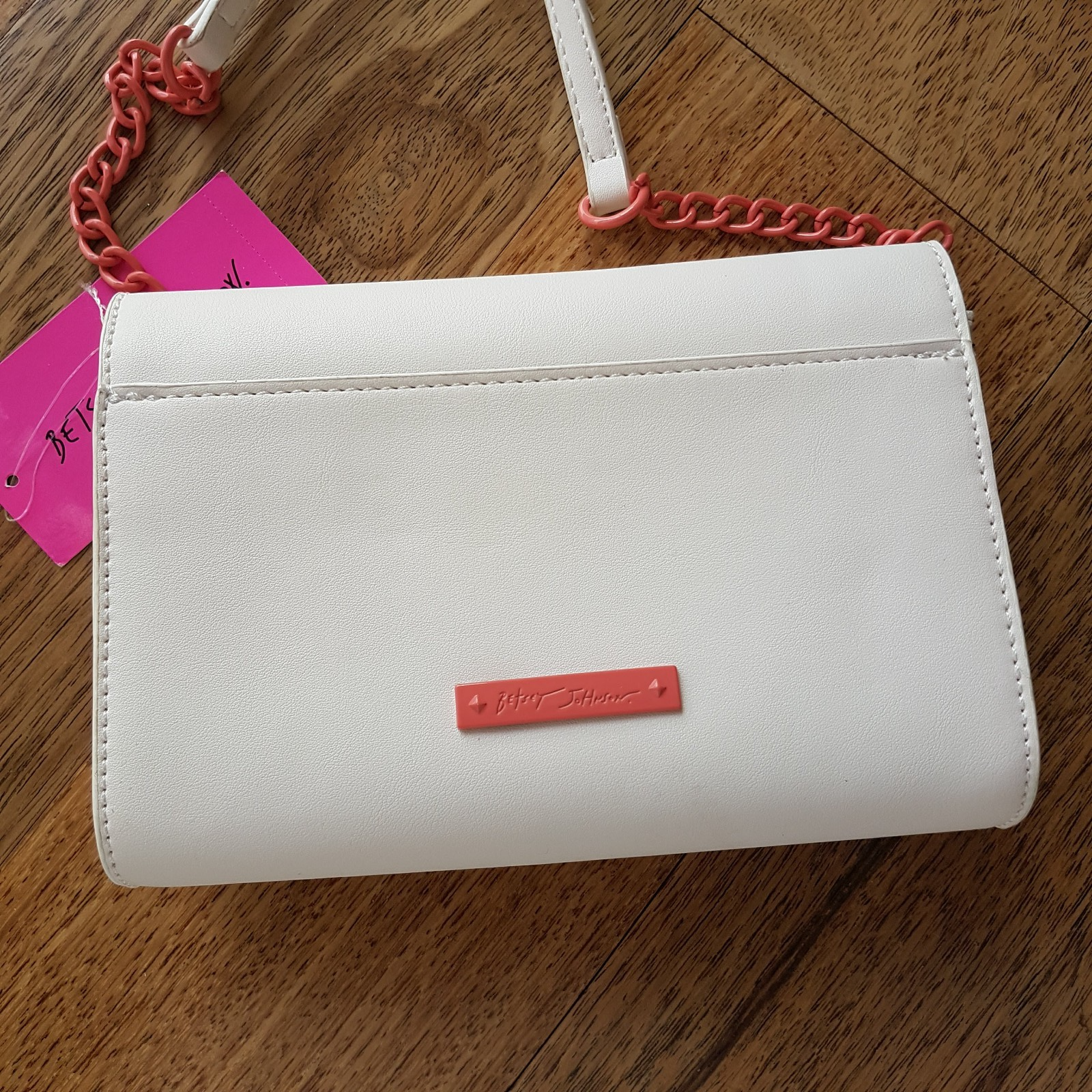 Betsey Johnson SKULL BAG Cross Body White Pastel Gothic Punk TAGS Small Unique4