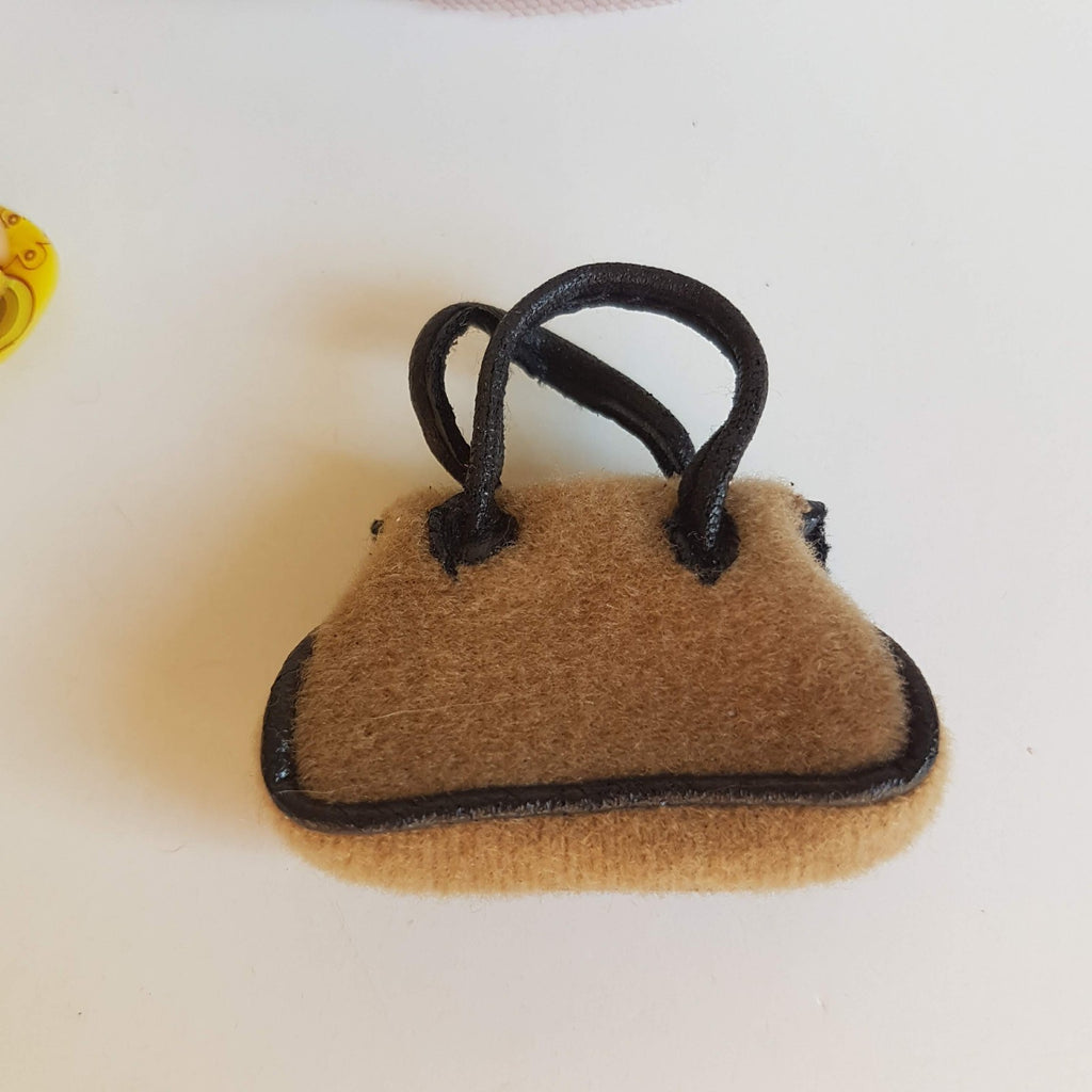 Bratz Doll FEELING PRETTY CLOE Replacement Shirt Bag Shoe Fashion Doll Parts5
