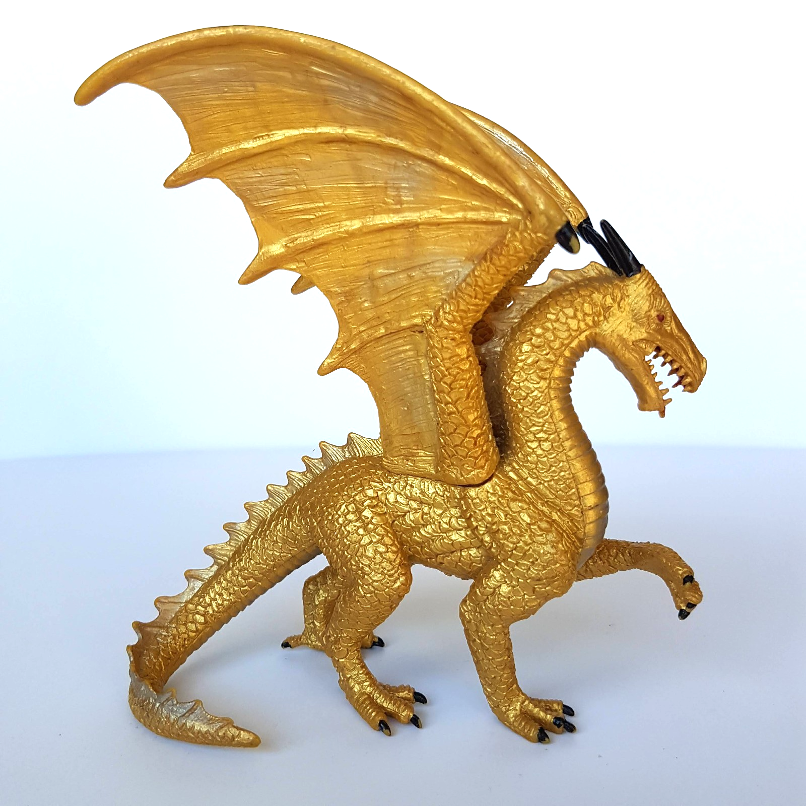 Mojo GOLD DRAGON Action Figure Vinyl Fantasy Mythical 15cm 2014 Medieval Monster0