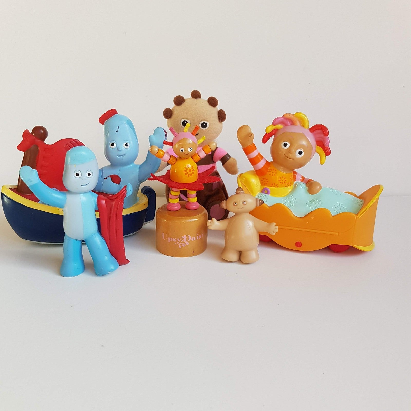 IN THE NIGHT GARDEN Figures LOT Igglepiggle Upsy Daisy Makka Pakka Push Toy3
