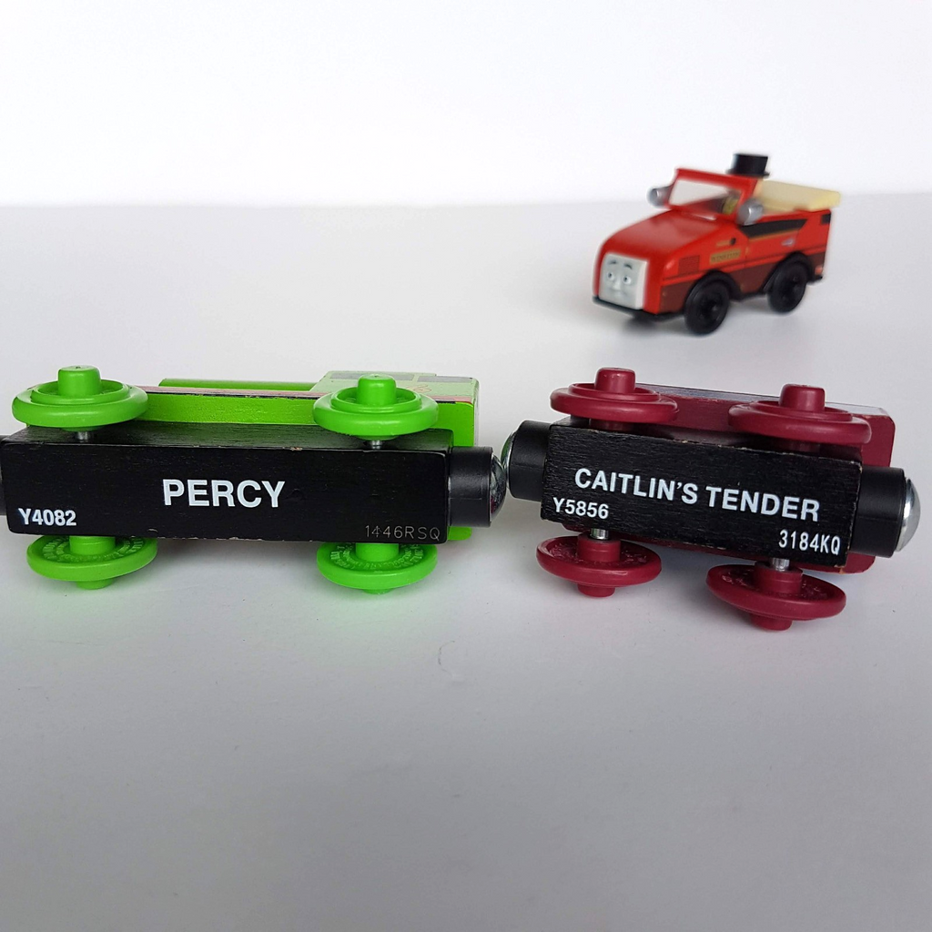Thomas Wooden PERCY VICTOR RYAN WINSTON CAITLIN'S TENDER Train Magnet Loco Toy7