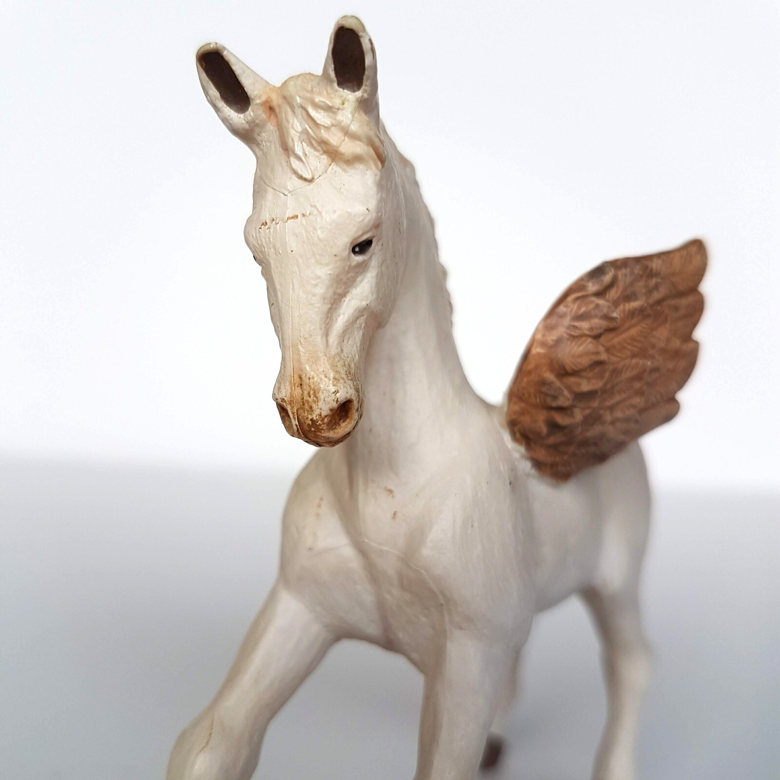 2011 PAPO 9cm BABY PEGASUS Magic Fantasy Horse Figure Figurine White Gold Toy #19