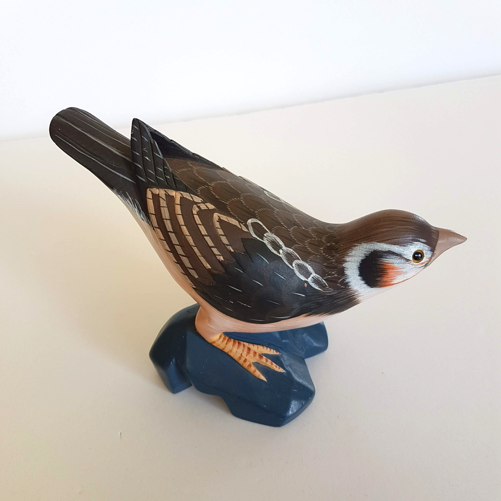 Vintage FINCH BIRD Figure Soapstone Sculpture 10cm Hand Painted Glass Eye HEAVY2