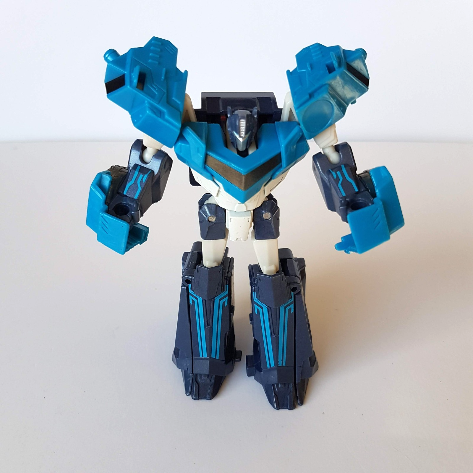 Transformers BLIZZARD STRIKE OPTIMUS PRIME Warrior Class Robot Blue Truck Toy1