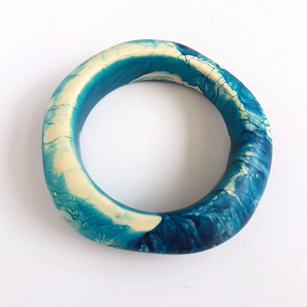 DINOSAUR DESIGNS Polished Resin Bangle BLUE Ocean 2.5" Diameter Beach Bracelet4
