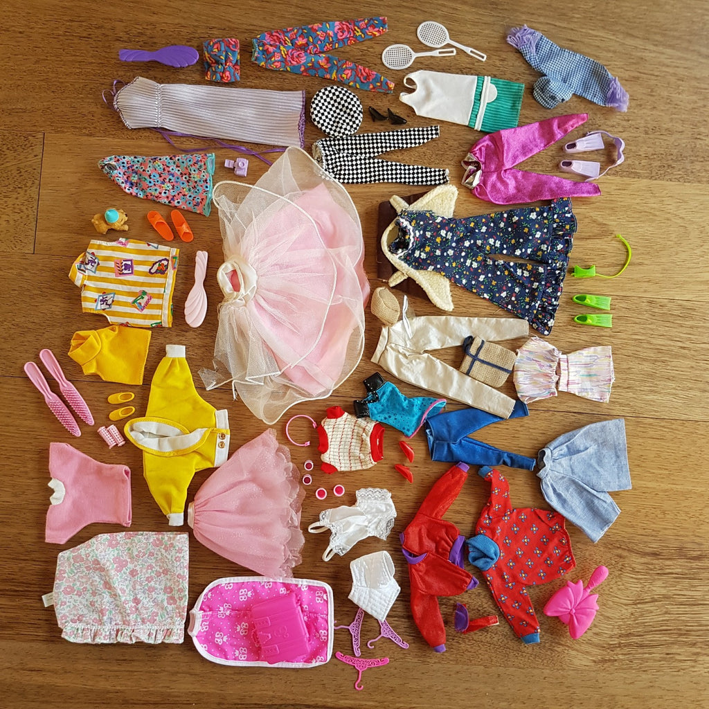 Barbie Clothes BUNDLE LOT Accessories Fashion Doll Dress Skirt Top Travel Shoes14