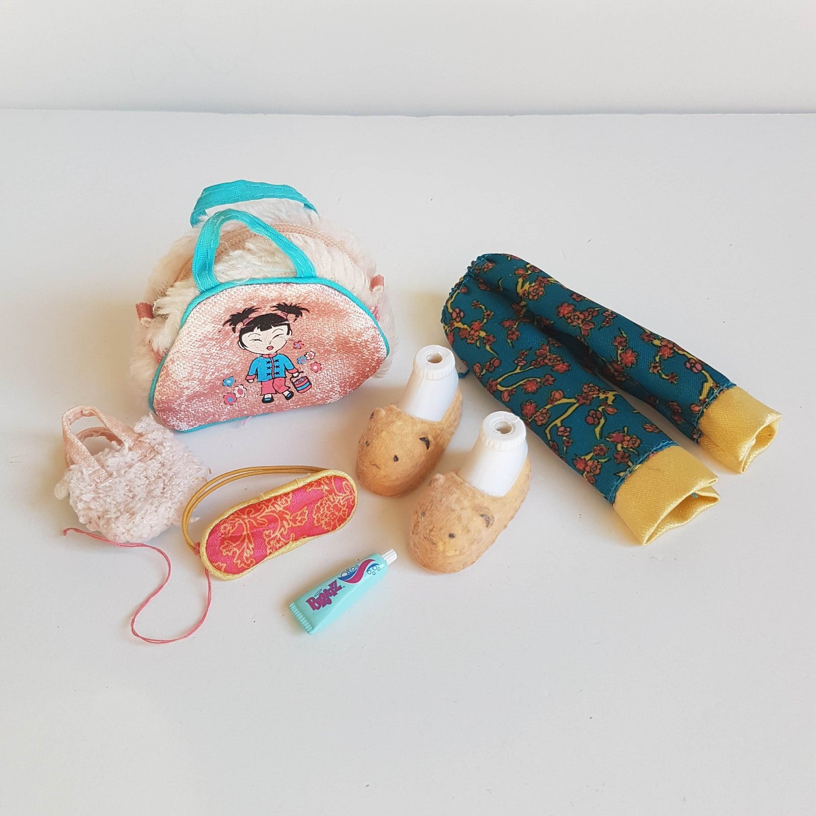 Bratz 2003 SLUMBER PARTY JADE Accessories Replacements Fashion Clothes1