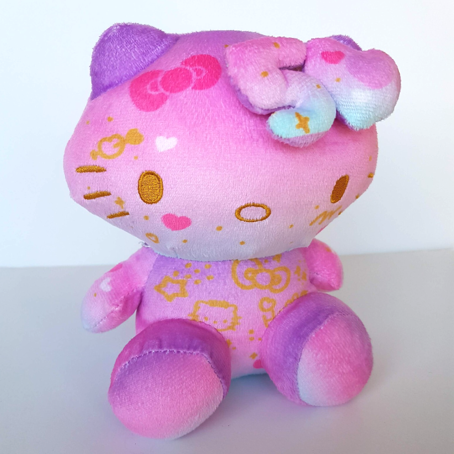 HELLO KITTY 18cm 50th ANNIVERSARY Cat Plush Rainbow Gold Stuffed Animal Soft Toy1