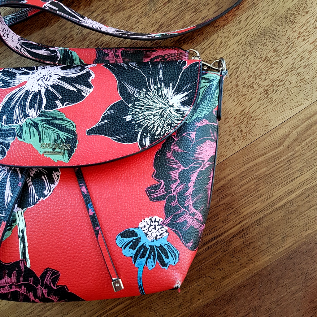 GUESS Red Floral Tote Bag Faux Leather Flowers Adjustable Strap Stylish Everyday3