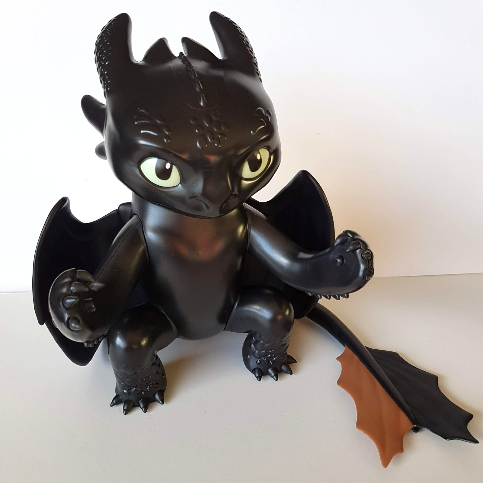 How To Train Your Dragon TOOTHLESS DRINK BOTTLE Cinema Merchandise NO BUCKET Toy1