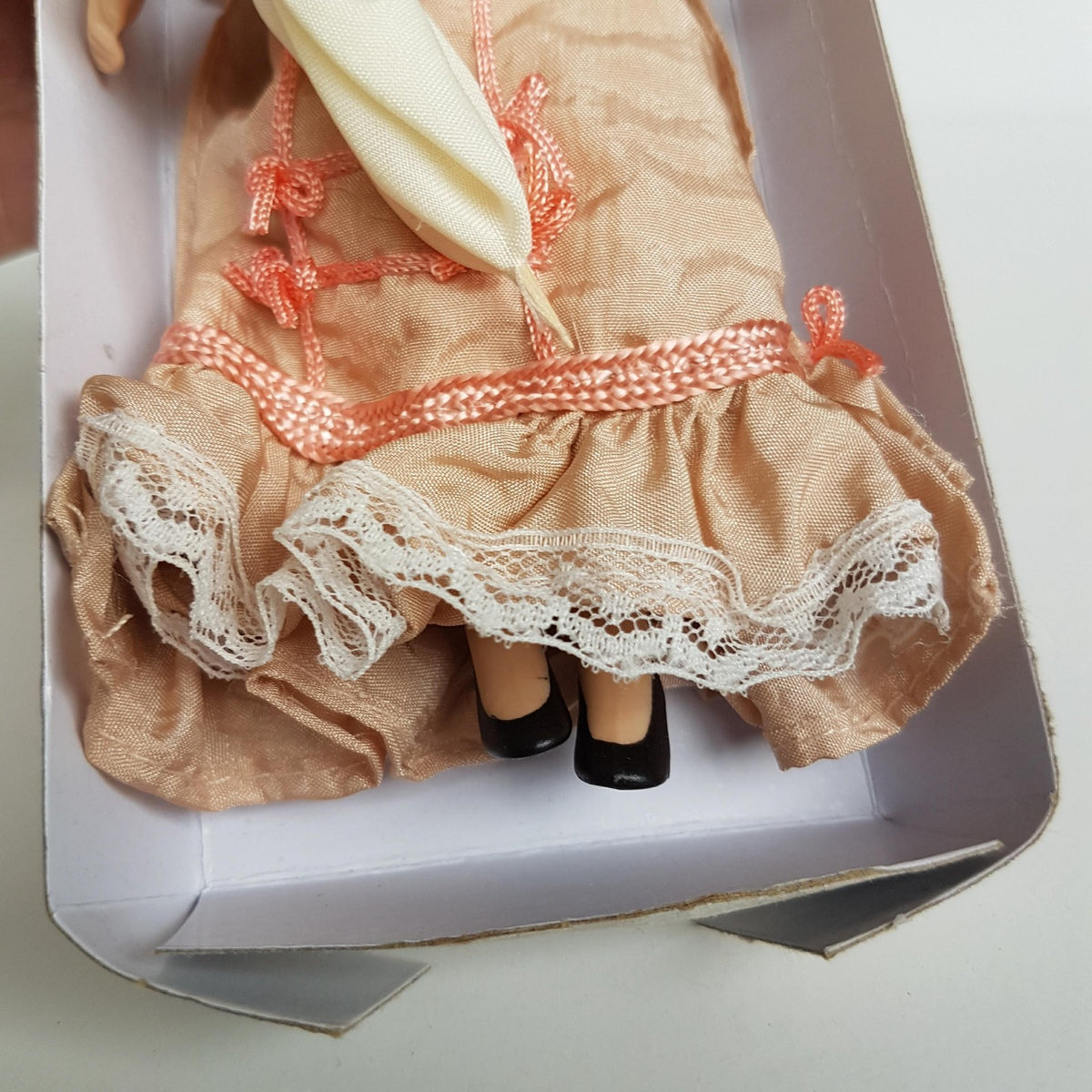 Del Prado Doll House VICTORIAN LADY Doll Woman Pink Dress BOX Collectible Toy14