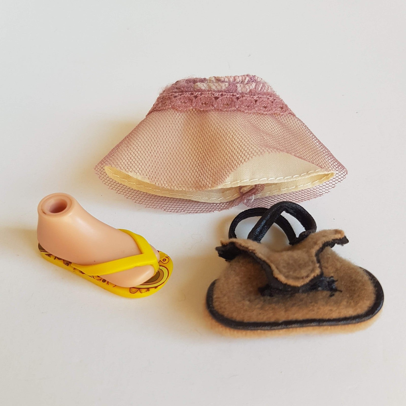 Bratz Doll FEELING PRETTY CLOE Replacement Shirt Bag Shoe Fashion Doll Parts1