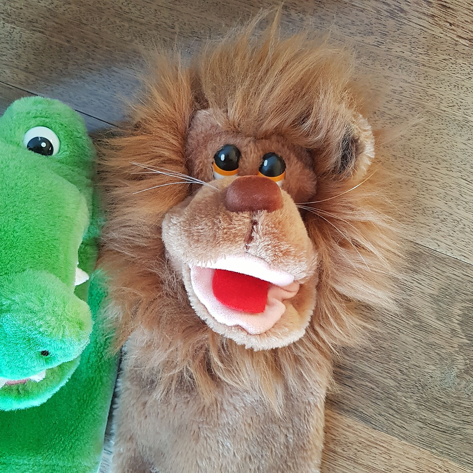 DAKIN Puppet LION & CROCODILE ALLIGATOR Stuffed Animal Vintage Soft Toy Hand2