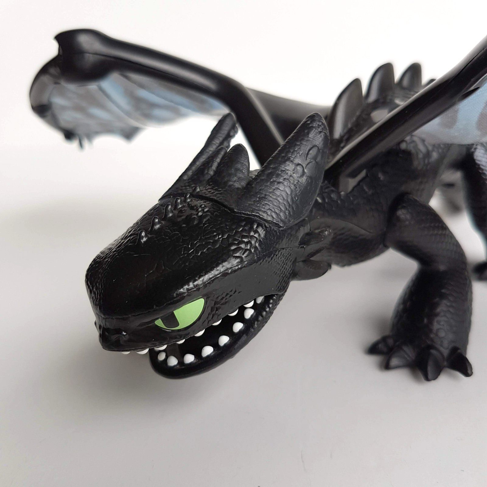 How To Train Your Dragon TOOTHLESS Light Sound Action Figure WORKS Dragon Toy4