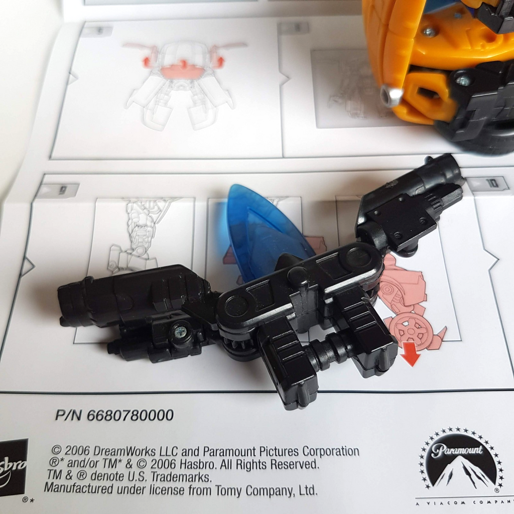 Transformers BUMBLEBEE Camaro Car 2006 14cm Autobot Robot Action Figure Toy EUC10