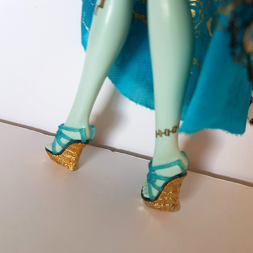 Monster High FRANKIE STEIN 13 WISHES Vampire Fashion Doll Dress Shoes Jewellery10
