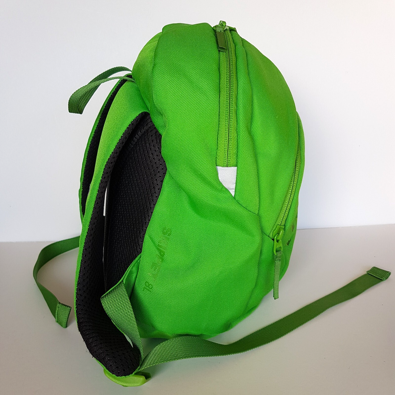 Kathmandu Kids SKIPPET BACKPACK Bag 8L Green Dinosaur Kids Boys School Bag Neon9