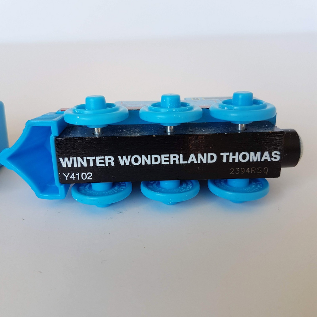 Thomas PAINT SPLATTERED & WINTER WONDERLAND Magnetic Wooden Railway Train Toys13