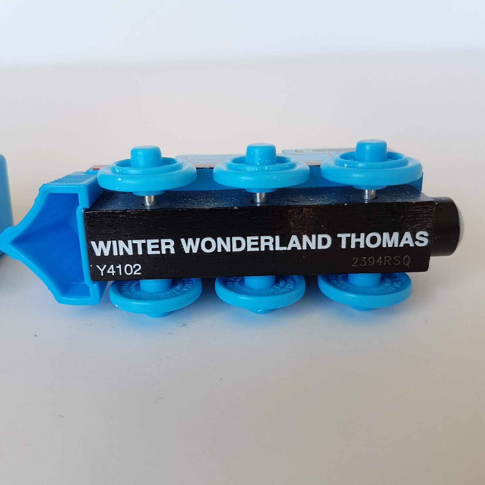 Thomas PAINT SPLATTERED & WINTER WONDERLAND Magnetic Wooden Railway Train Toys13