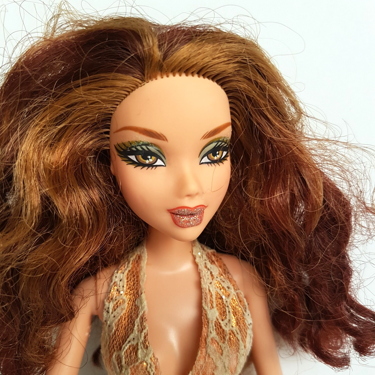 My Scene MY BLING BLING CHELSEA Fashion Doll Curly Hair Outfit Brown Clothes EUC2