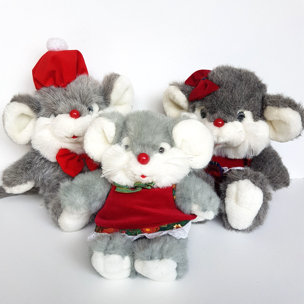 VTG Commonwealth CHRISTMAS MOUSE FAMILY Decoration Plush Soft Toy Stuffed Animal1