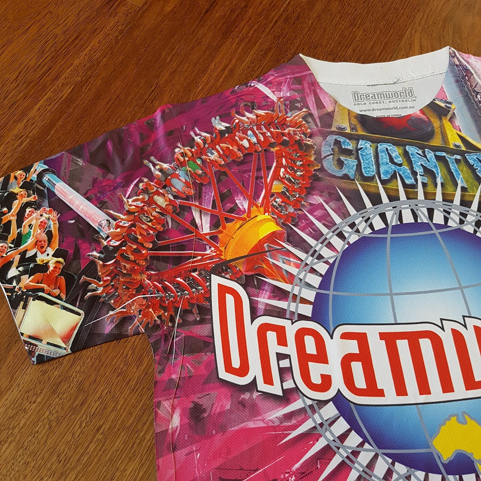 Dreamworld GRAPHIC LOGO T Shirt White Waterworld MEDIUM Theme Park Merch Dye Sub1
