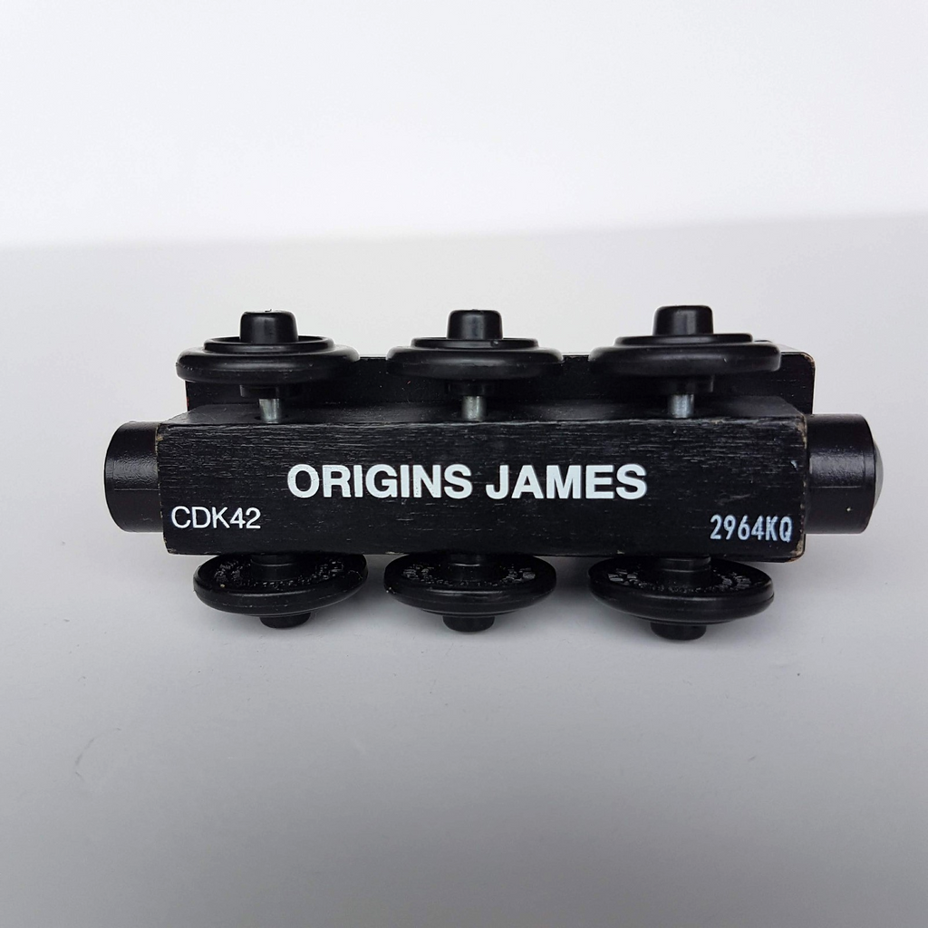 Thomas WOODEN ORIGINS JAMES Black Magnetic Activity Train Toy Locomotive Steam5