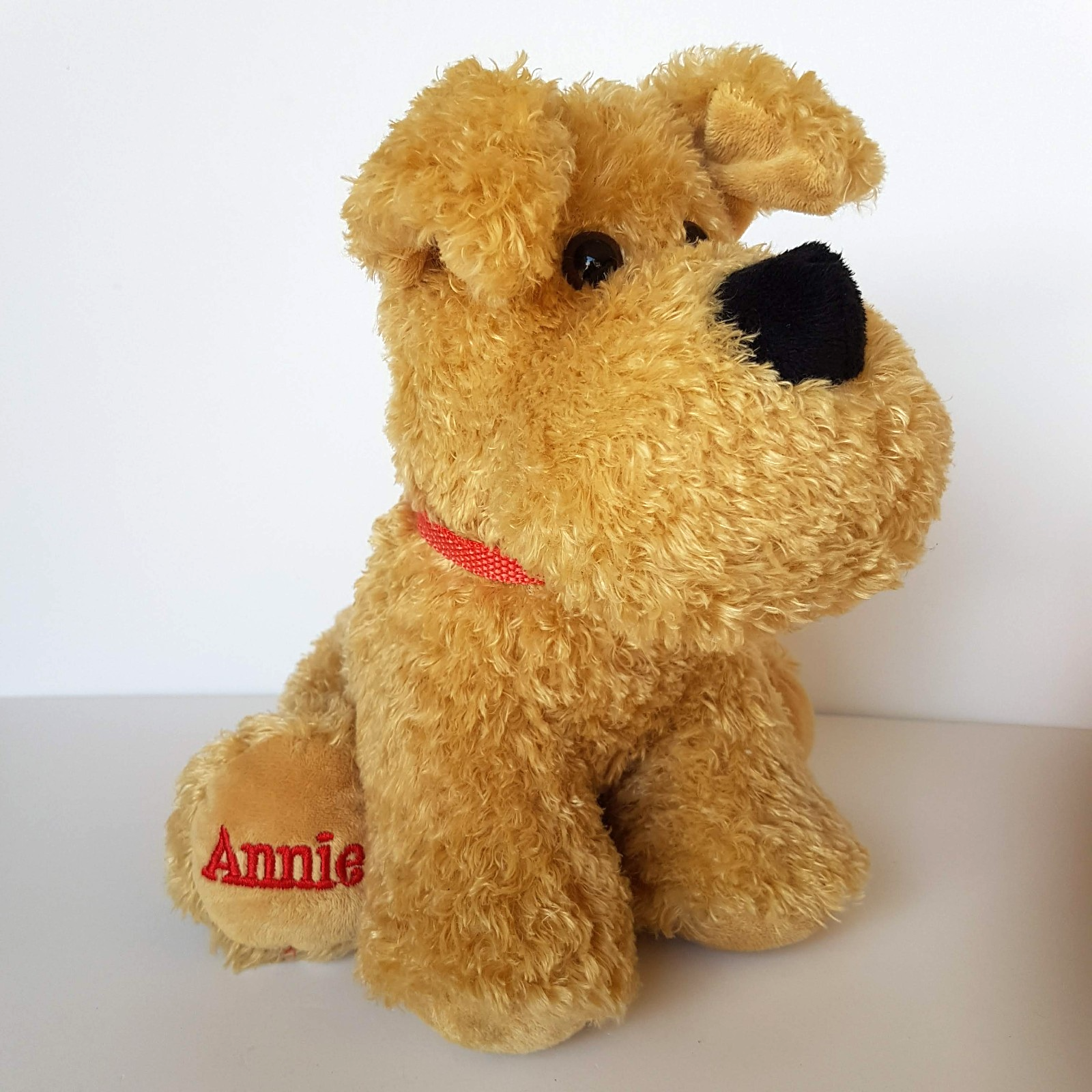 ANNIE MUSICAL SANDY Dog Plush Theatre Merchandise 2012 Soft Toy Stuffed Animal0