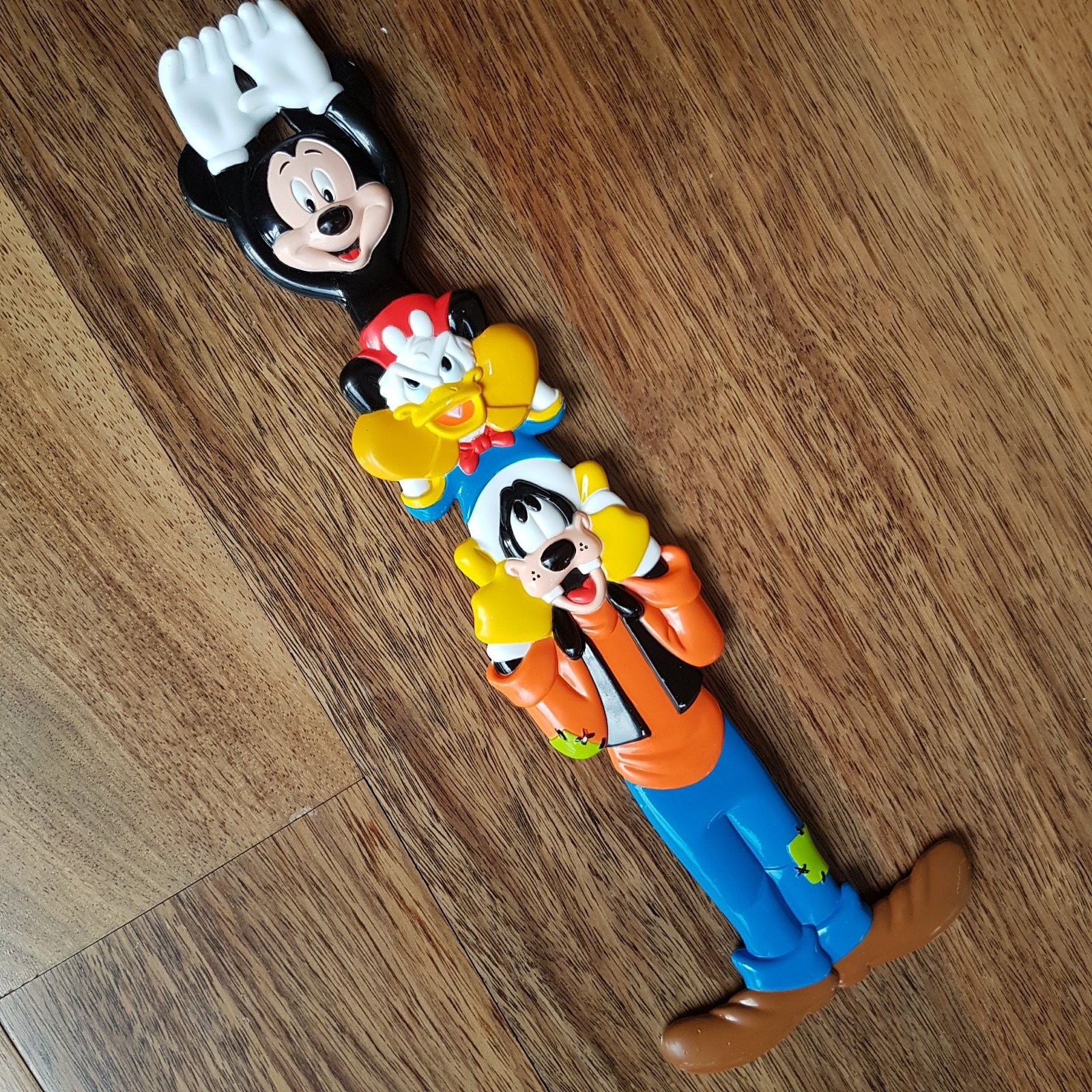 Disneyland Resort BACK SCRATCHER Disney Merch Souvenir 38cm Mickey Donald Goofy1