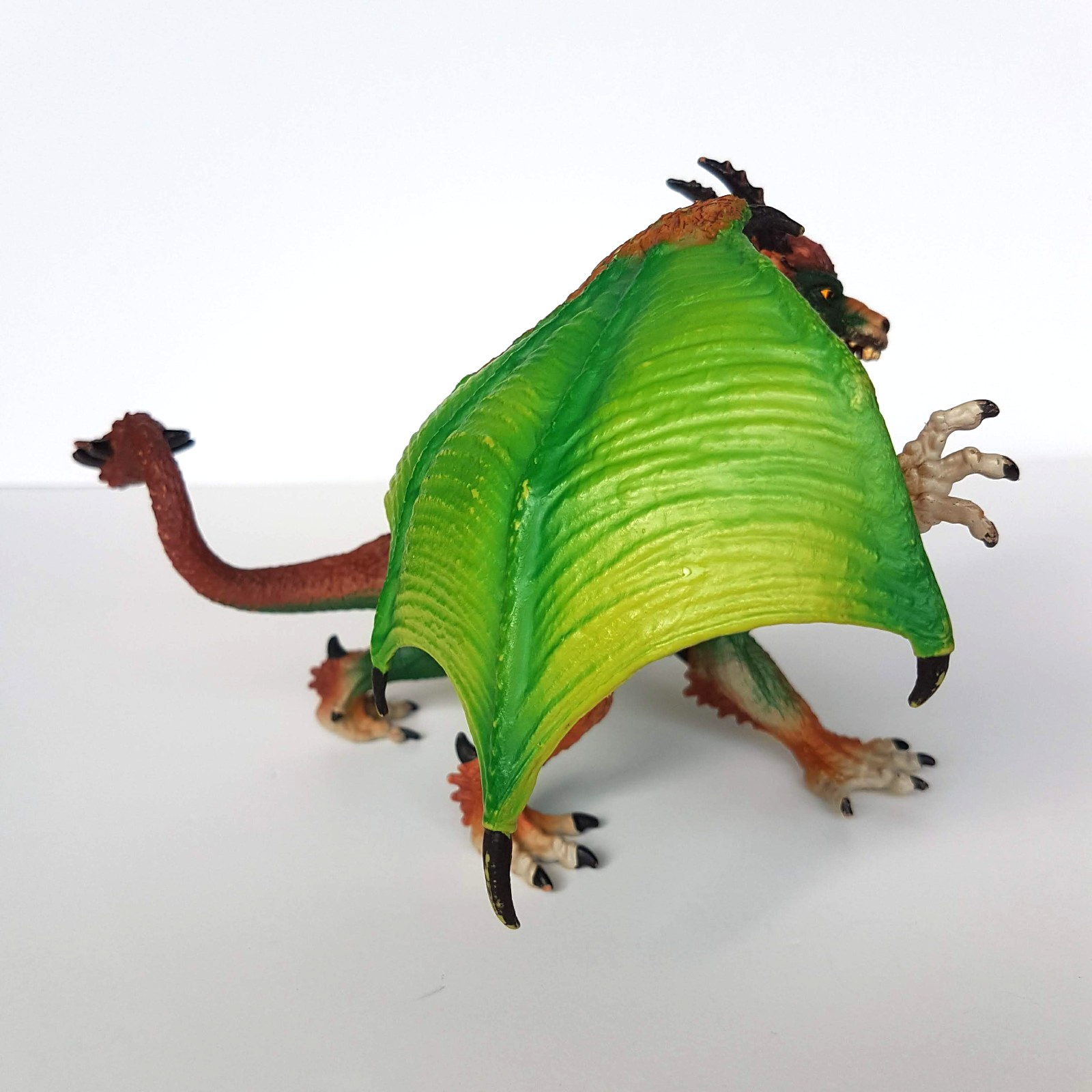 Schleich ELDRADOR POACHED DRAGON Griffin Fantasy Action Figure Moveable Wings5
