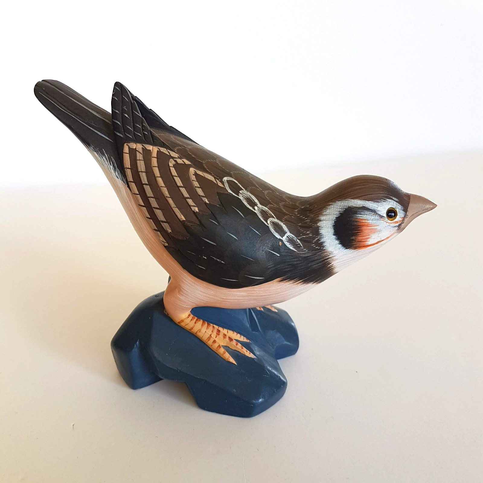 Vintage FINCH BIRD Figure Soapstone Sculpture 10cm Hand Painted Glass Eye HEAVY1