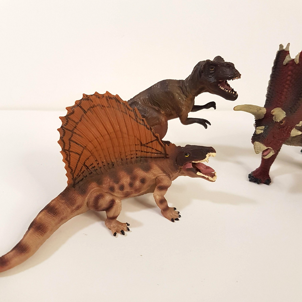 Generic Brand VINYL DINOSAUR LOT Triceratops Stegosuarus Action Figure Toy1