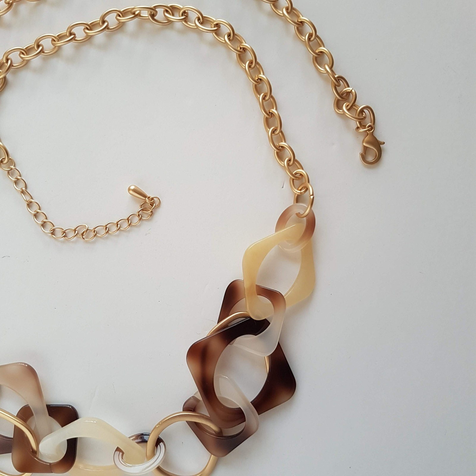 Blue Illusion TORTOISESHELL PATTERN NECKLACE Statement Neutral Beach Cream Brown3
