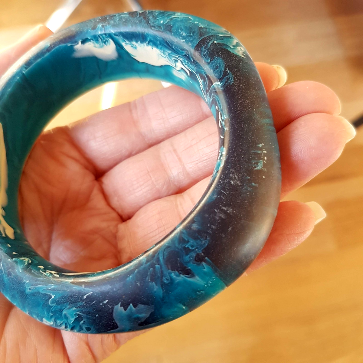 DINOSAUR DESIGNS Polished Resin Bangle BLUE Ocean 2.5" Diameter Beach Bracelet13